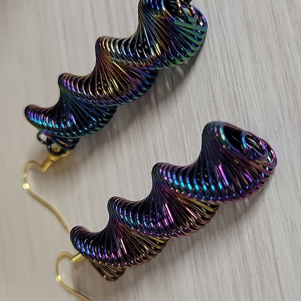 OILSLICK HELIX SPRING SPIRAL EARRING - Picture 4 of 8